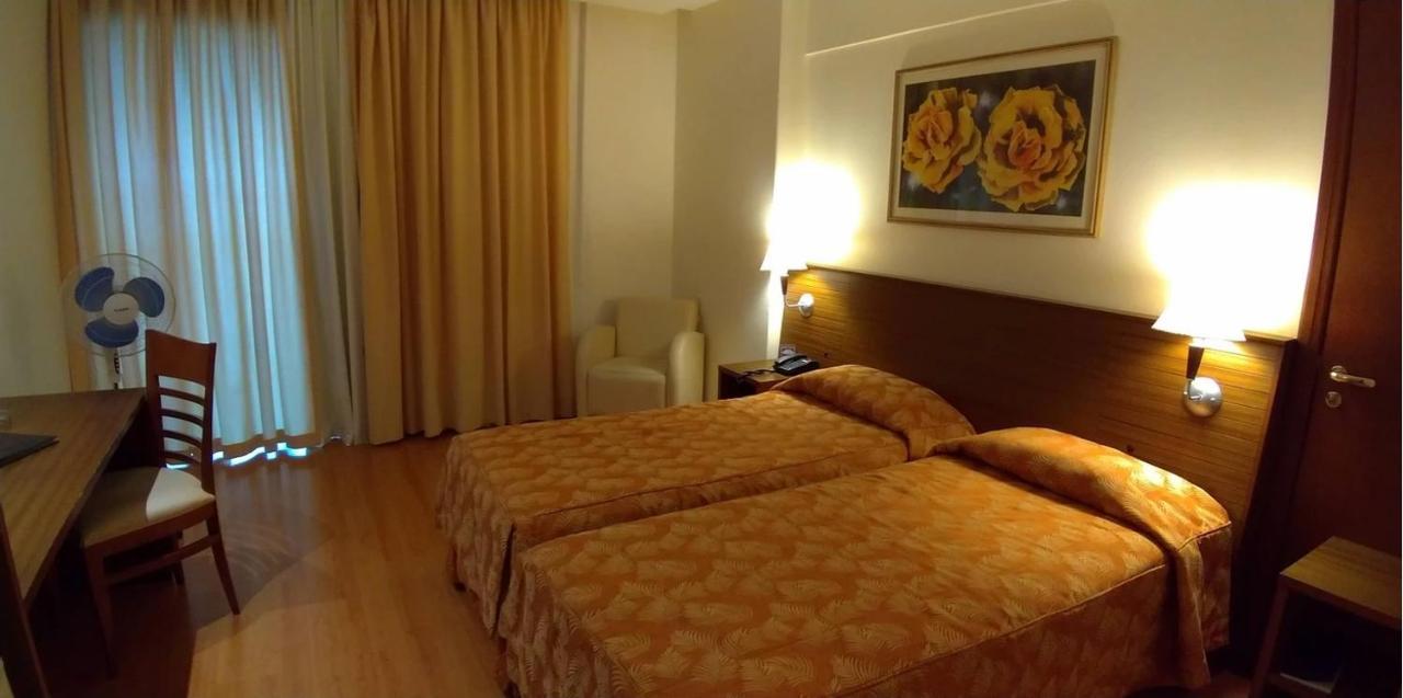 Master Plaza Hotel Barbacena Extérieur photo